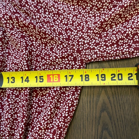 Mimi & Daphne Woman’s Dress. Size Large. - Picture 12 of 12